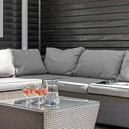 4 Bedroom Stunning In Holiday home Gilleleje