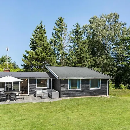 Holiday home 4 Bedroom Stunning In Gilleleje