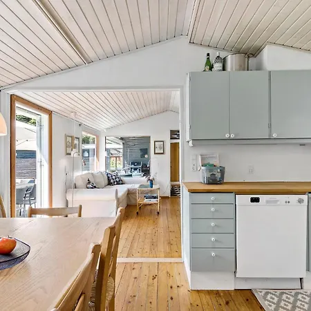 4 Bedroom Stunning In Holiday home *
