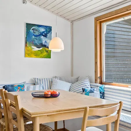 4 Bedroom Stunning In Holiday home