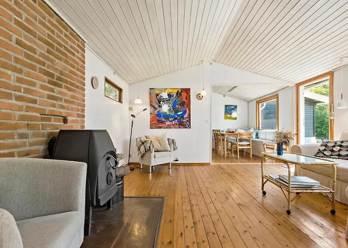 Holiday home 4 Bedroom Stunning In Gilleleje