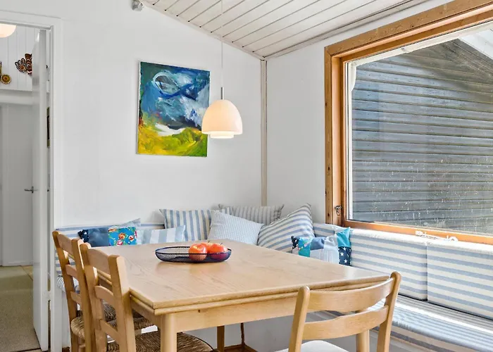 4 Bedroom Stunning In Holiday home