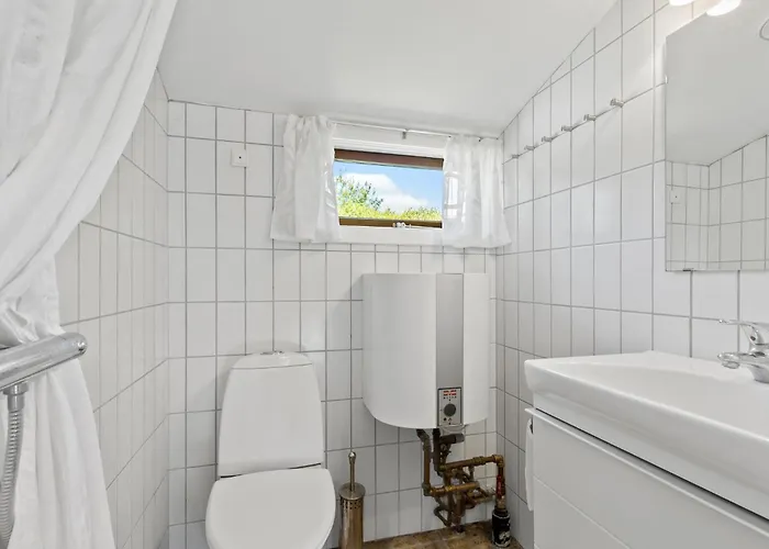 4 Bedroom Stunning In Semesterbostad